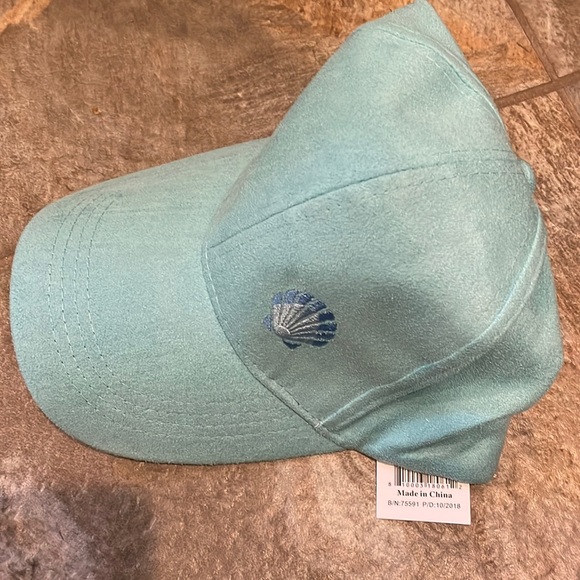 Shell Microfiber Hat - Picture 2 of 3
